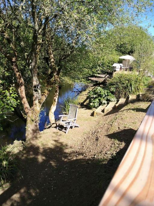 Lodge Avec Vue Sur La Riviere Ланьон Экстерьер фото